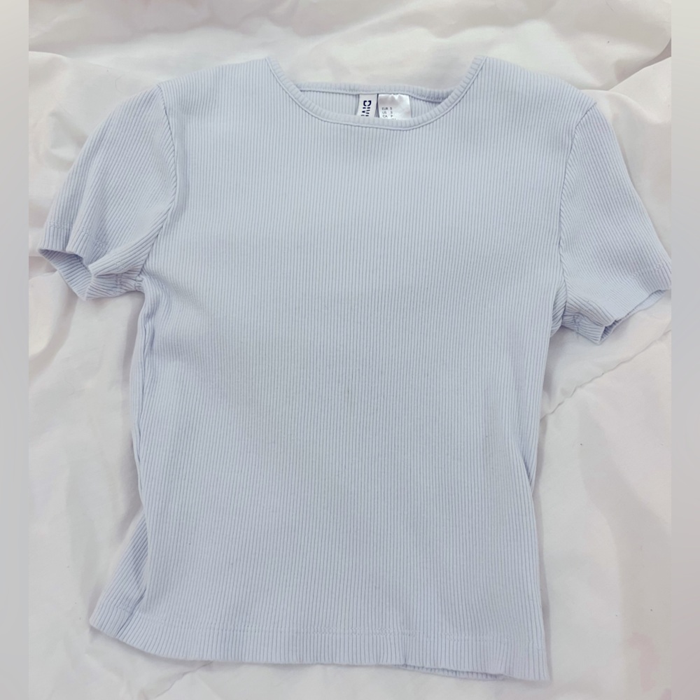 h&m/divided blue baby tee